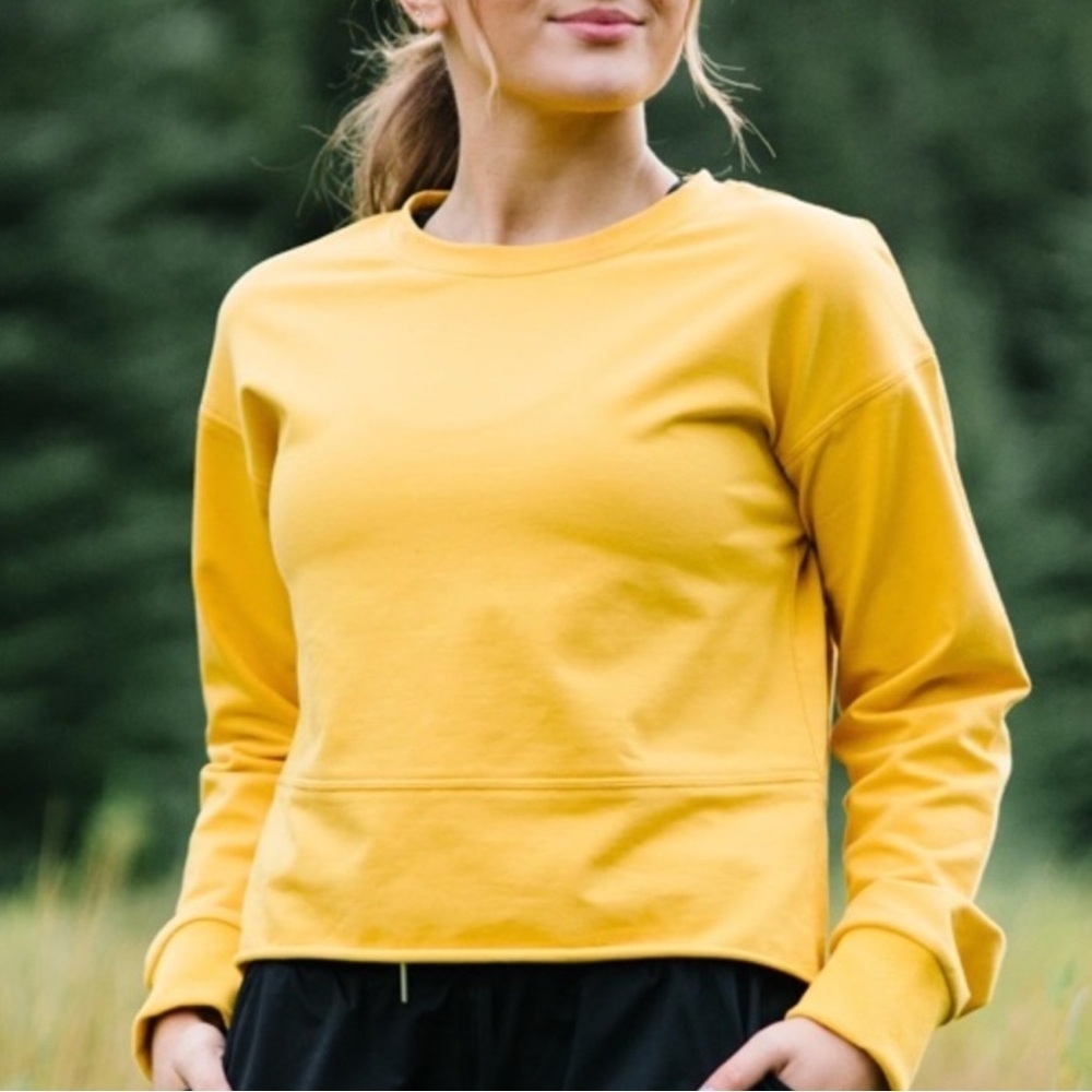 ZYIA Active Cropped Crewneck in Mustard Yellow Size Large